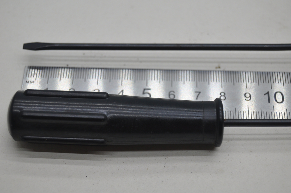 Отвертка шлицевая плоская (минусовая) 200х3.4х0.5мм (Карболитовая ручка) СССР