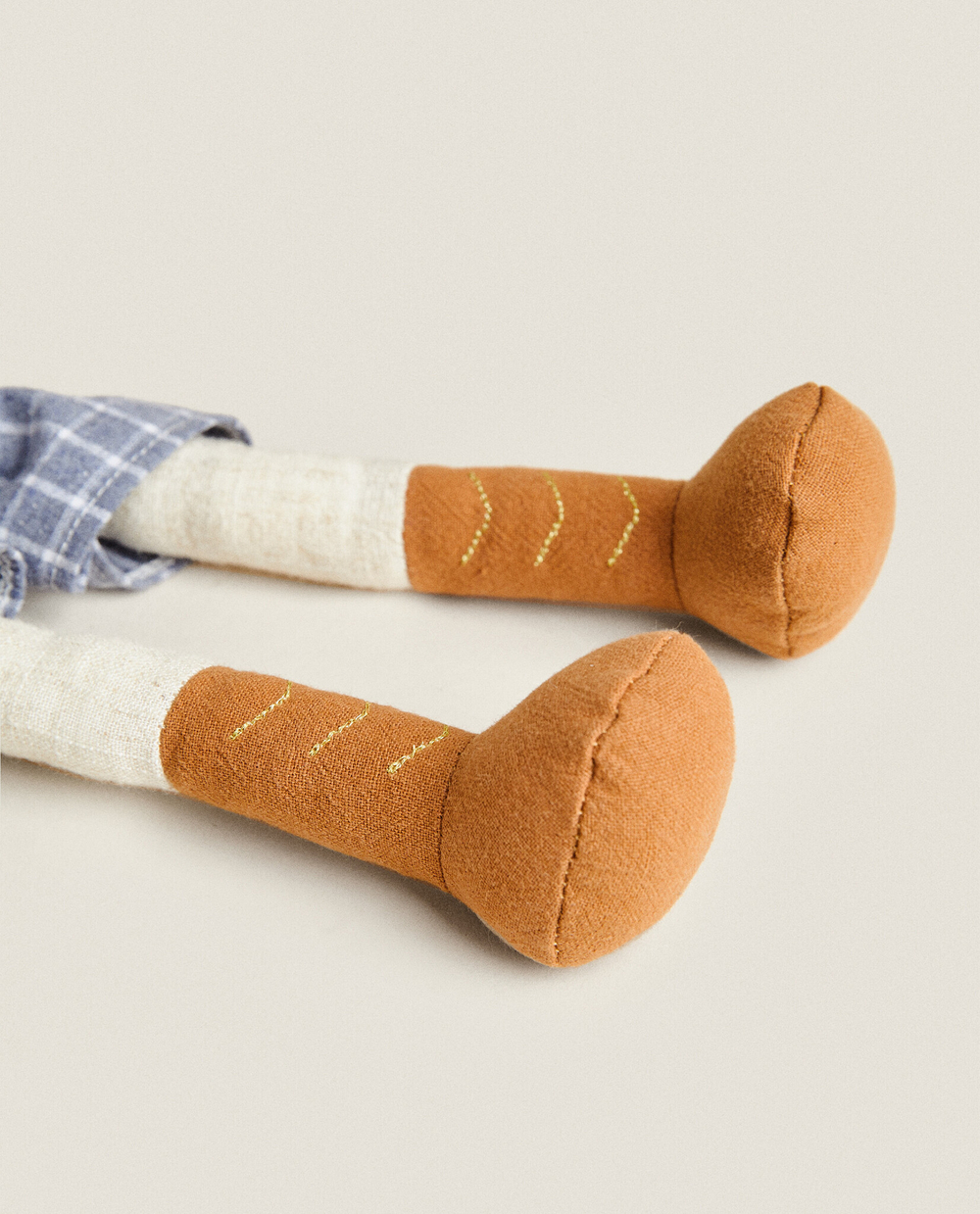 ZARA HOME МЯГКАЯ ИГРУШКА КРОЛИК В КЛЕТЧАТОМ КОМБИНЕЗОНЕ