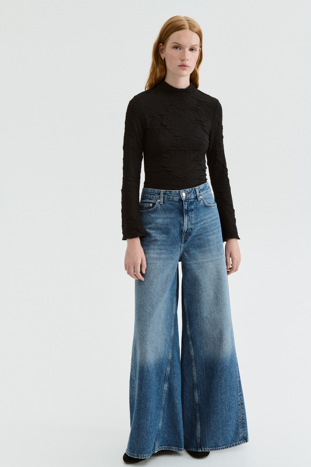 Жаккардовый топ с вырезом на спине - H&M