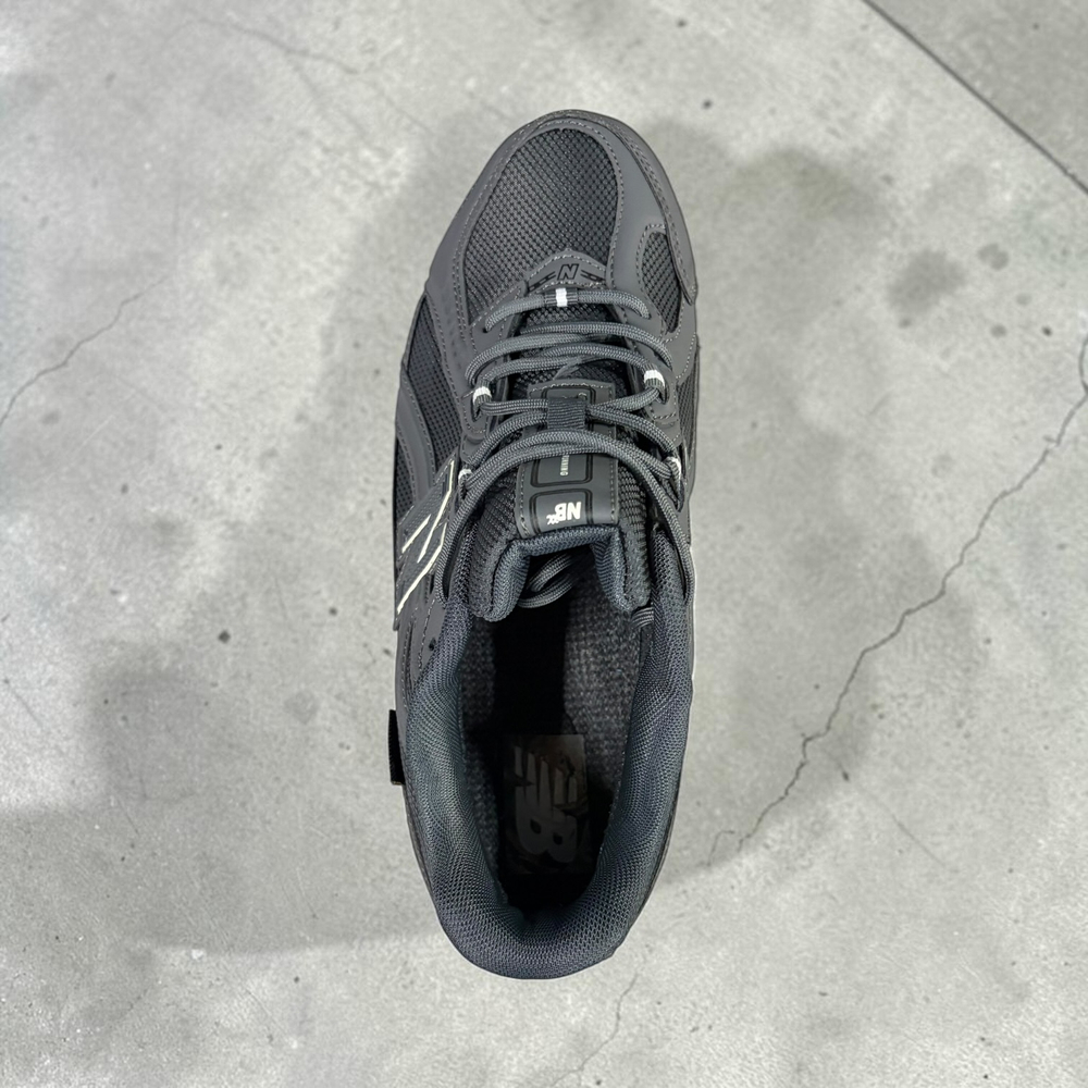 New Balance 740 Cordura • Dark Gray