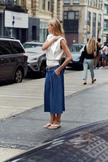 ZARA ДЛИННЫЕ ШОРТЫ С КОНТРАСТНОЙ ОТДЕЛКОЙ, СИНИЙ