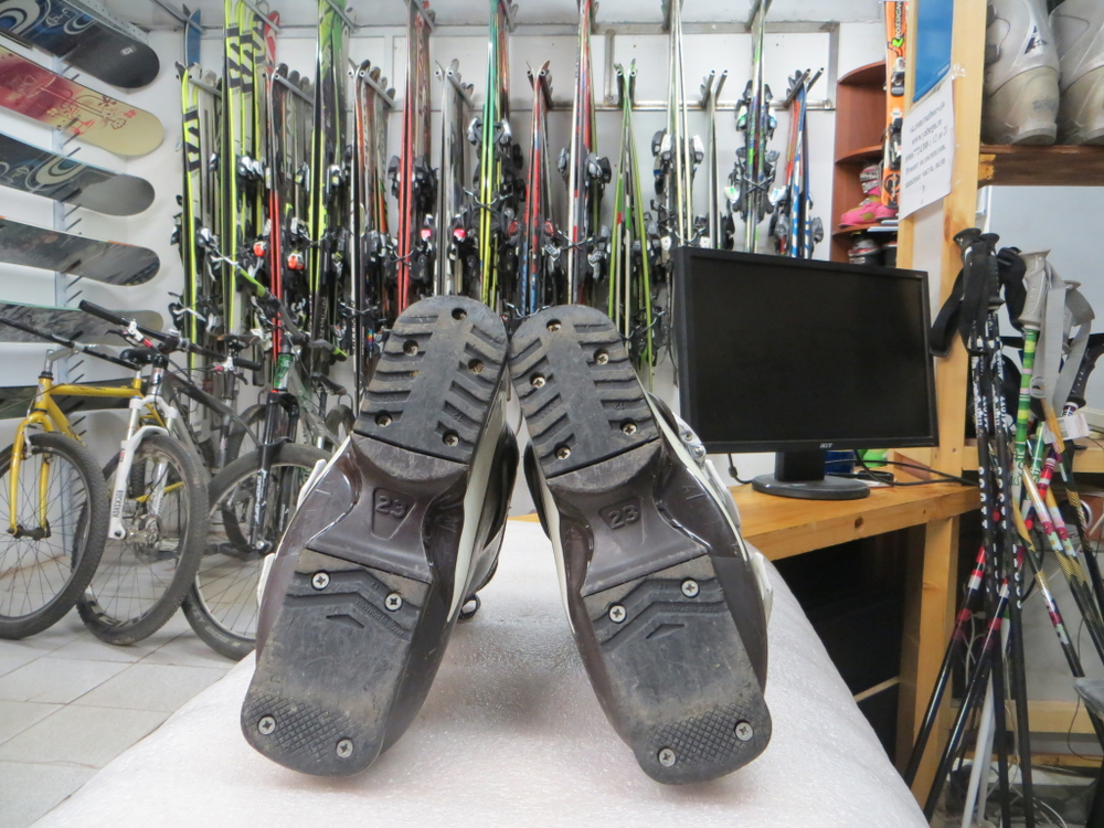 Горнолыжные ботинки Salomon Divine 550 р35 (235см)