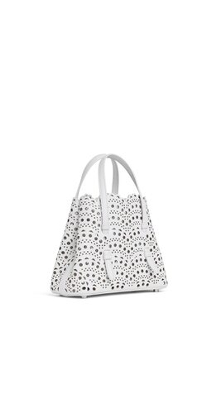 ALAÏA СУМКА MINA 20 ИЗ ВЕНСКОЙ ТЕЛЯЧЬЕЙ КОЖИ, КРЕМОВЫЙ