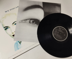 Винтажная виниловая пластинка LP Eurythmics We Too Are One (EU 2018)