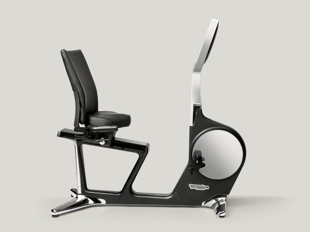 Дизайнерский горизонтальный велотренажер Technogym RECLINE PERSONAL