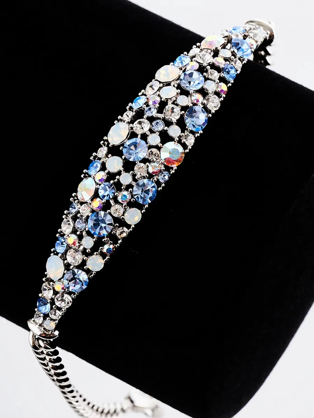 Браслет Россыпь из голубых камней Swarovski