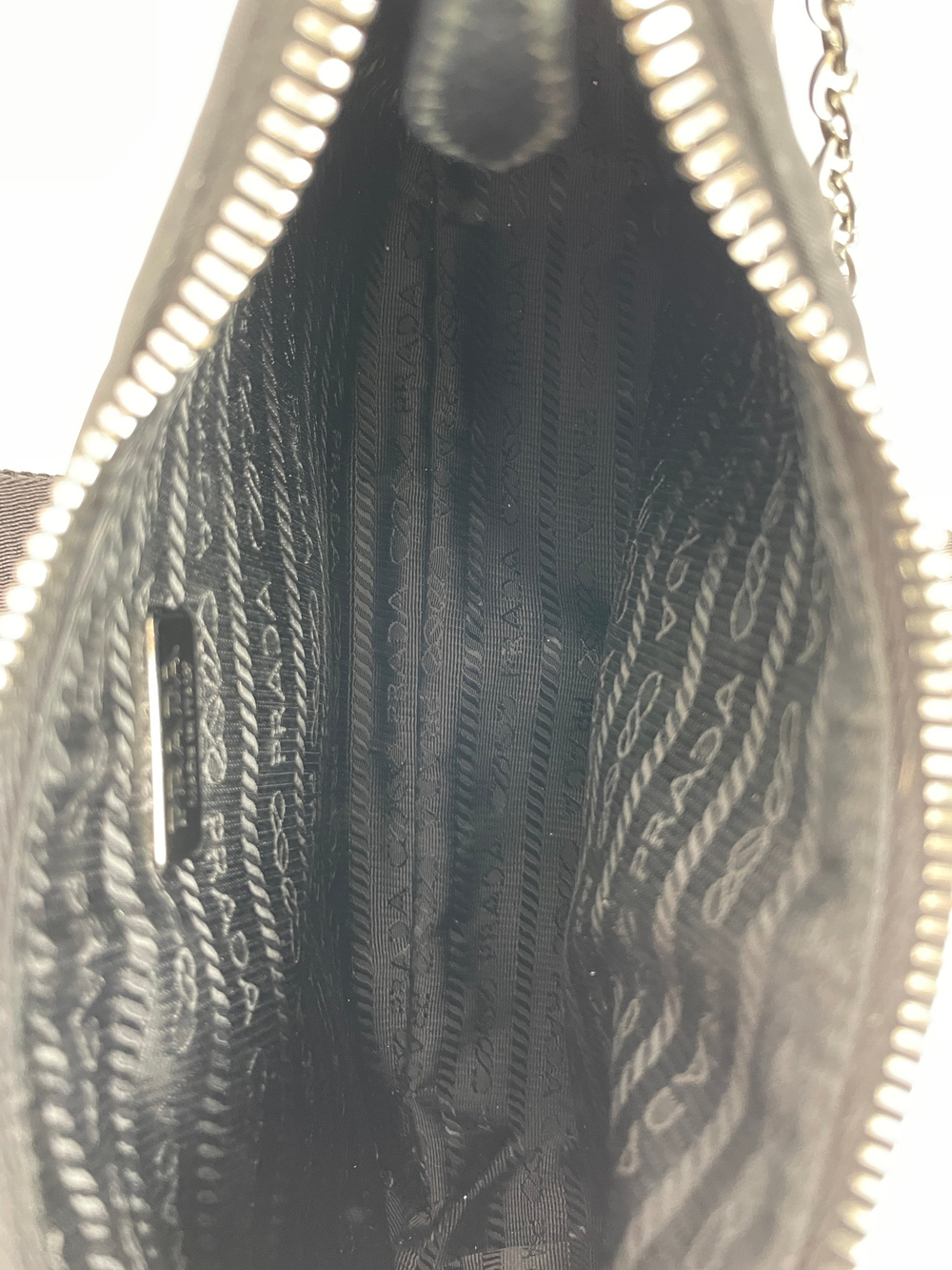 Сумка Prada Re Edition Bag