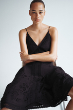 Платье на бретелях с английской вышивкой - H&M