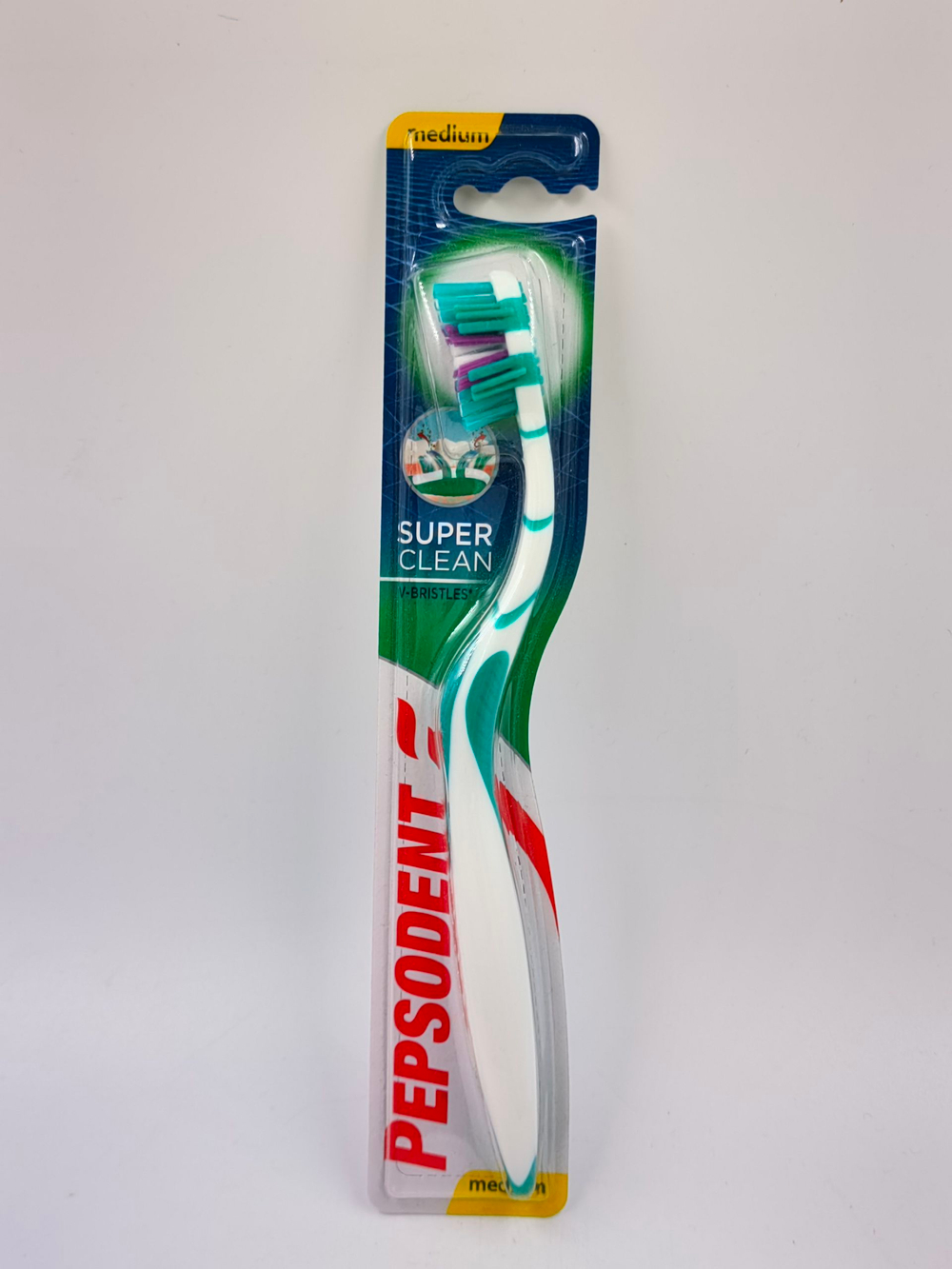 Зубная щетка Pepsodent Super Clean medium, средней жесткости, зеленая/синяя