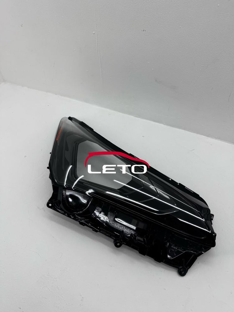 Стекло фары (RH) 81131-78180 8113178180