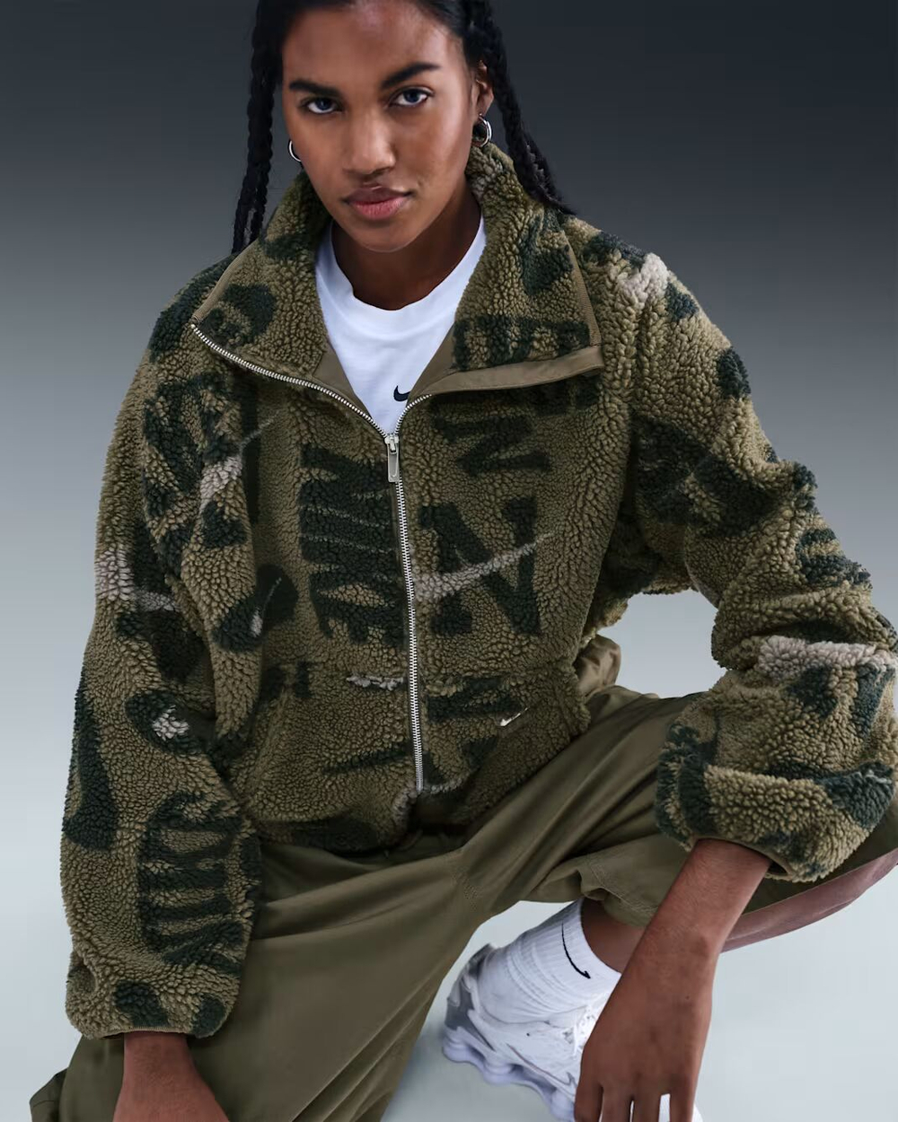 Nike Sportswear Женская куртка из флиса с длинным ворсом - NIKE