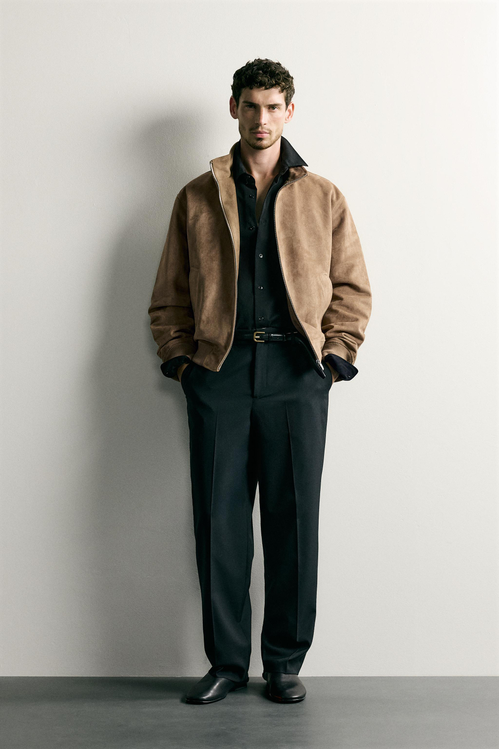 КУРТКА КЛАССИЧЕСКОГО КРОЯ ИЗ ИСКУССТВЕННОЙ ЗАМШИ — ZARA