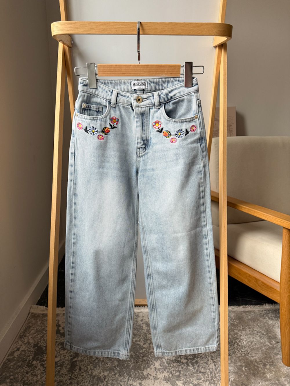 Джинсы Moschino, 140