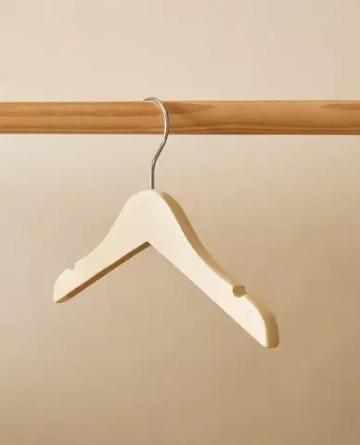ZARA HOME ДЕТСКИЕ ВЕШАЛКИ ИЗ ДЕРЕВА (НАБОР ИЗ 3 ШТ.), ЖЕЛТОВАТО-БЕЛЫЙ