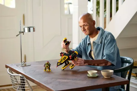 Конструктор LEGO Icons 10355 Blacktron Renegade