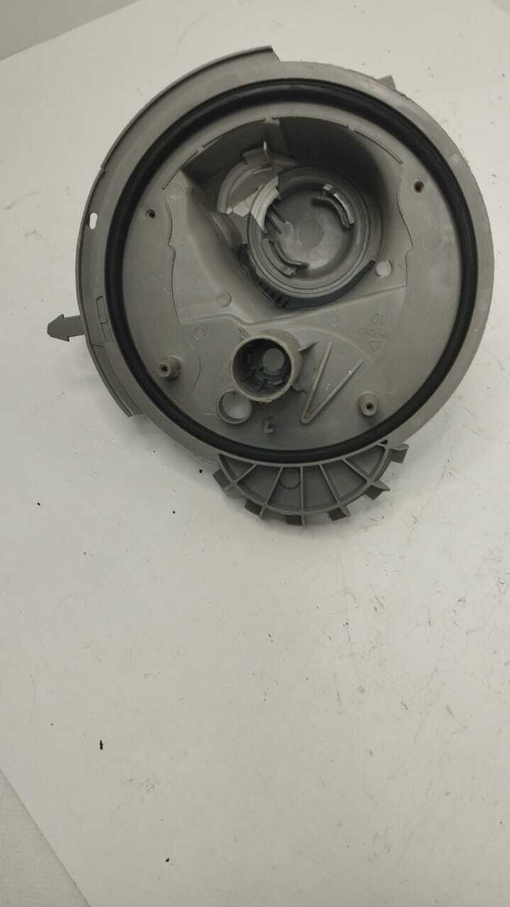 SBV85M44EU ктпч34 Чаша (поддон) для посудомоечной машины Bosch 11002716 б/у
