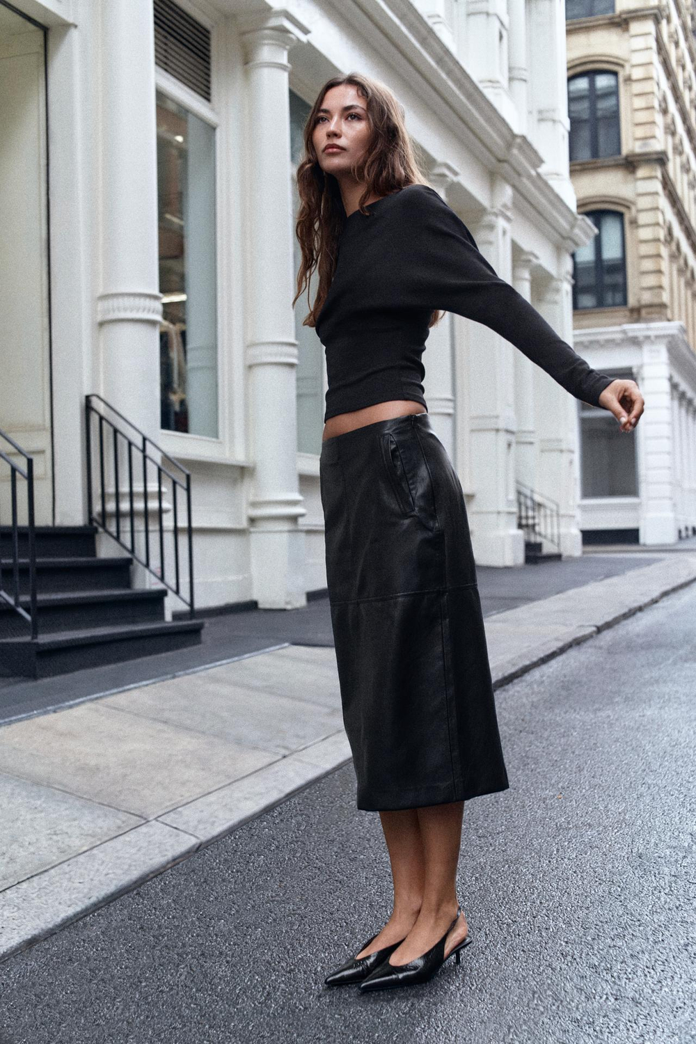 ZARA ФУТБОЛКА ОБТЯГИВАЮЩАЯ С ДЛИННЫМИ РУКАВАМИ, ЧЕРНЫЙ