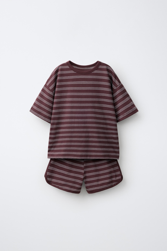 ZARA КОМПЛЕКТ ИЗ ФУТБОЛКИ И ШОРТОВ В ПОЛОСКУ, КОРИЧНЕВЫЙ