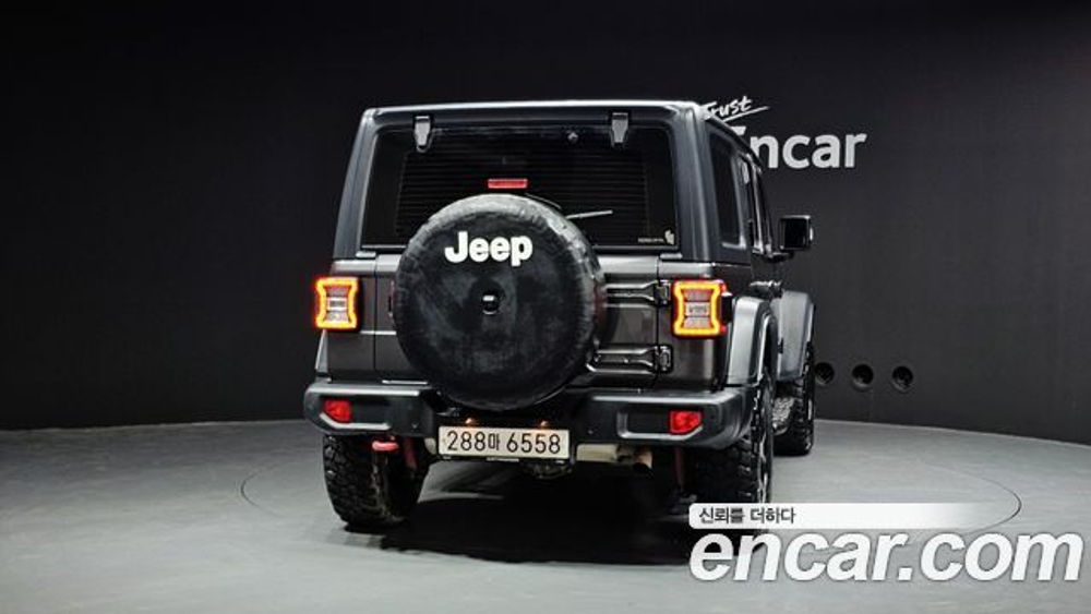 Jeep Wrangler (JL) 2.0 4 — 2021