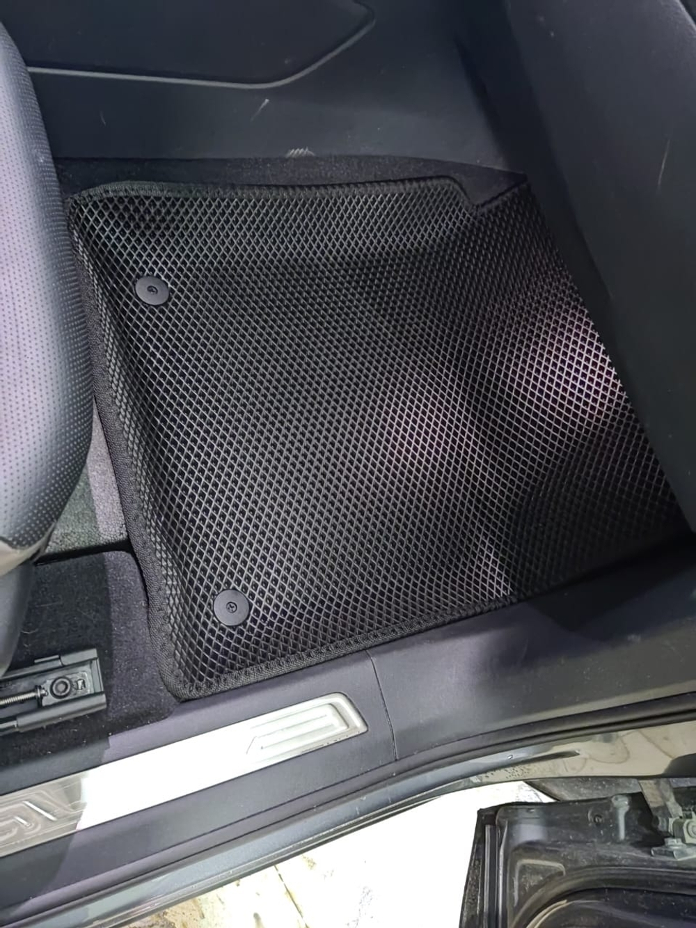 Автоковрики для VW Teramont. Второй ряд - Диван.  (2017-->)