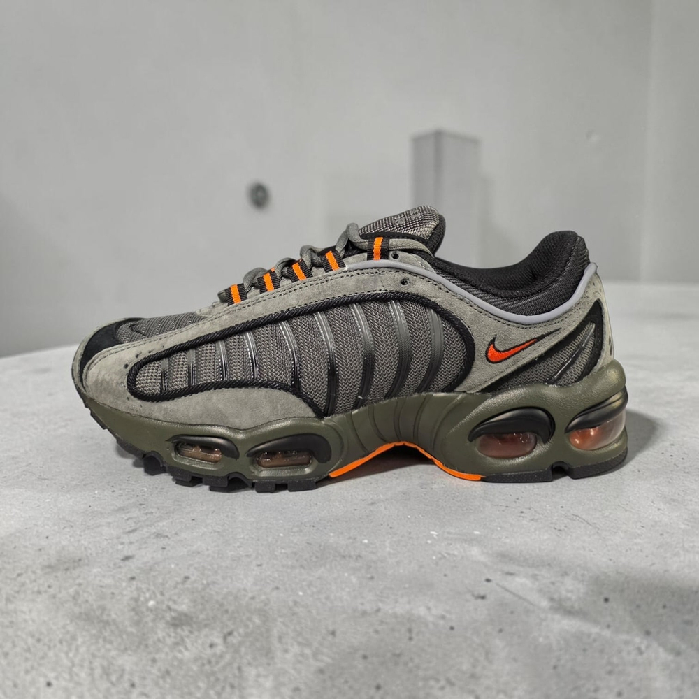 Nike Air Max Tailwind IV • Gray Olive