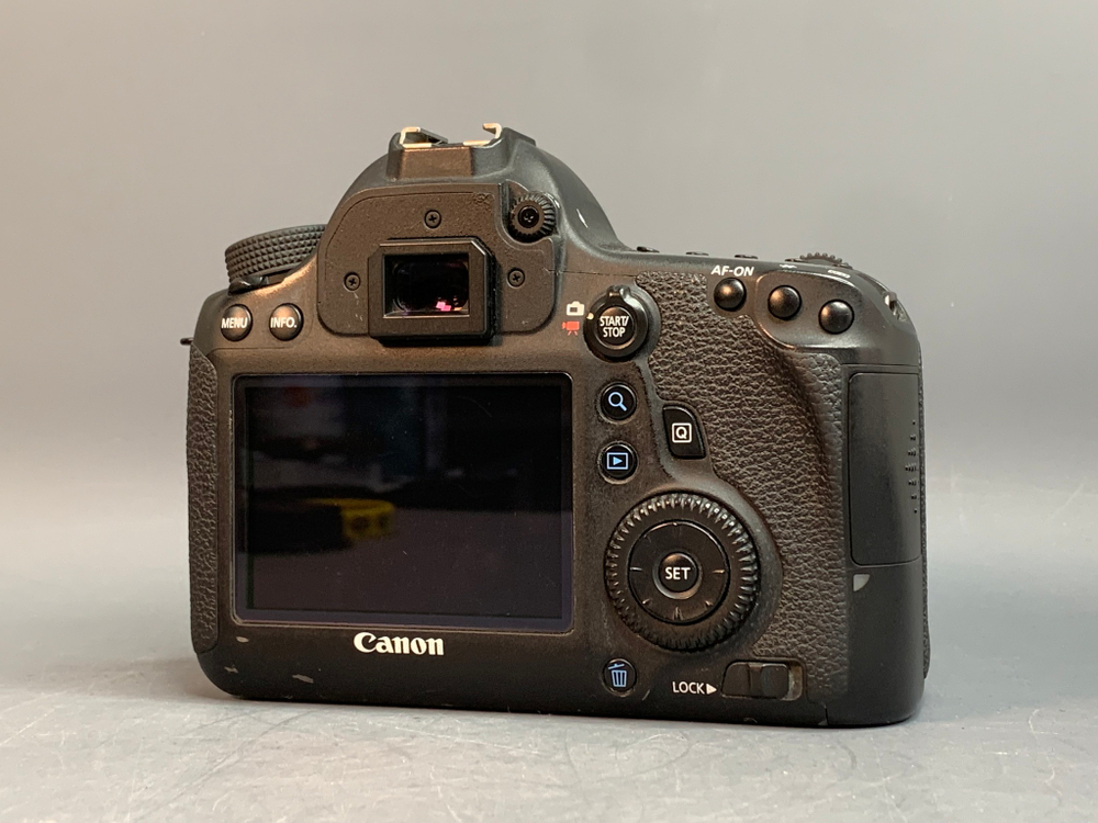 Canon EOS 6D 135.863 Кадров немного засвечивает кадры