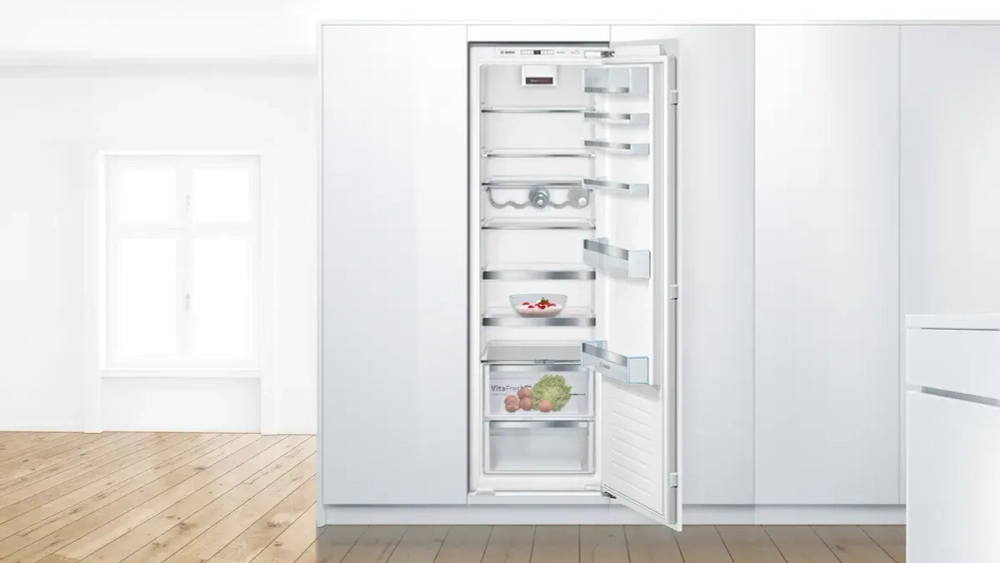Встраиваемый однокамерный холодильник Bosch KIR81ADE0