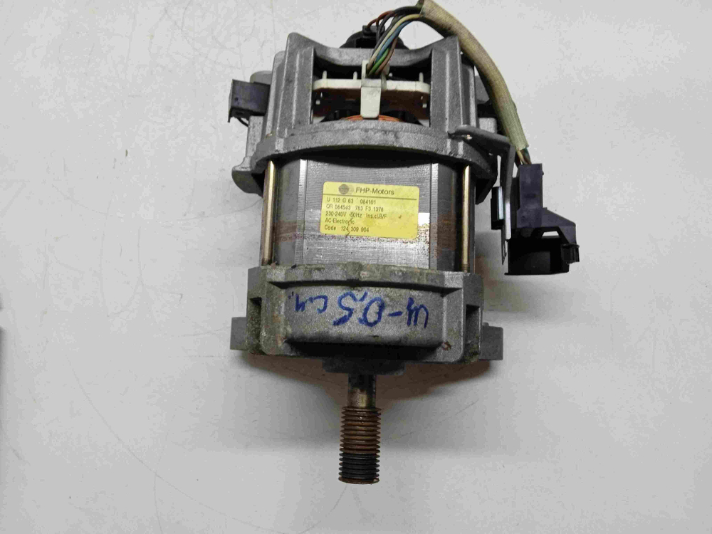 LAV70560 кт262 Двигатель 8 контактов для стиральной машины AEG 124309904 б/у