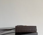Сумка Bottega Veneta Andiamo Clutch — тёмно-коричневая — фото 4