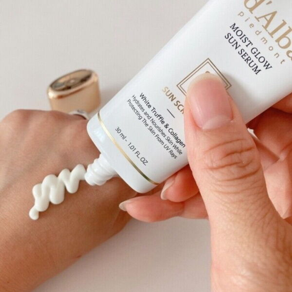 Солнцезащитная сыворотка с трюфелем D'Alba Moist Glow Sun Serum White Truffle&Collagen Sun Screen SPF50+ PA++++, 30мл