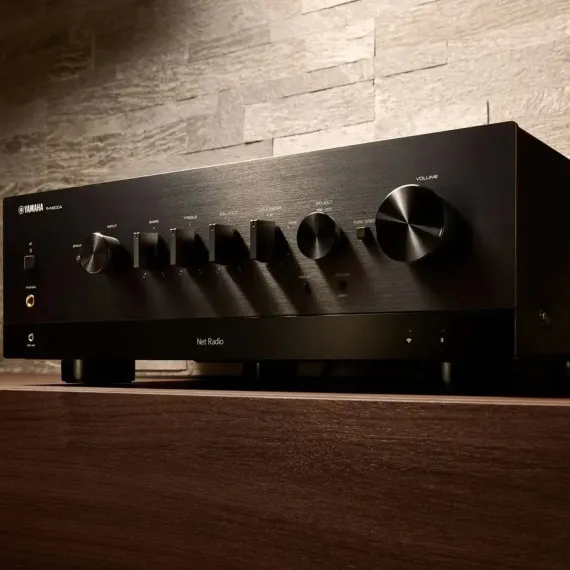 Yamaha R-N800A Black
