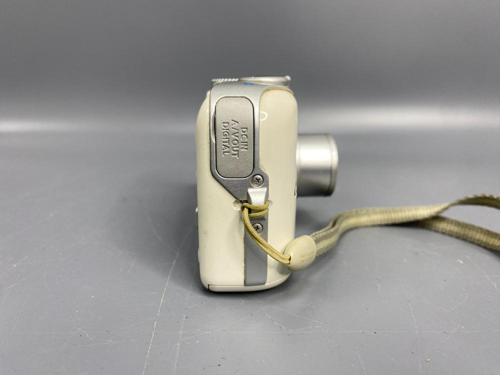 Canon PowerShot E1