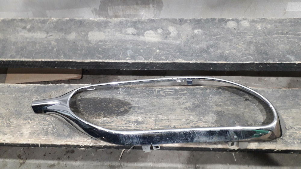 Накладка юбки заднего бампера Mercedes S (W222) 17-20 Б/У Оригинал A2228853000