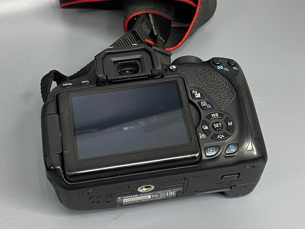 Canon 700D Kit 18-55 IS STM 32.000 кадров