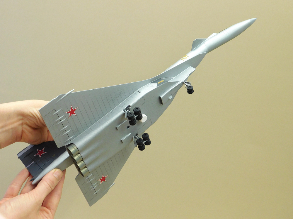 Модель самолета Т-4 "СОТКА" (М1:100, с шасси)