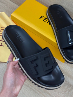 Шлепанцы/Тапочки Fendi