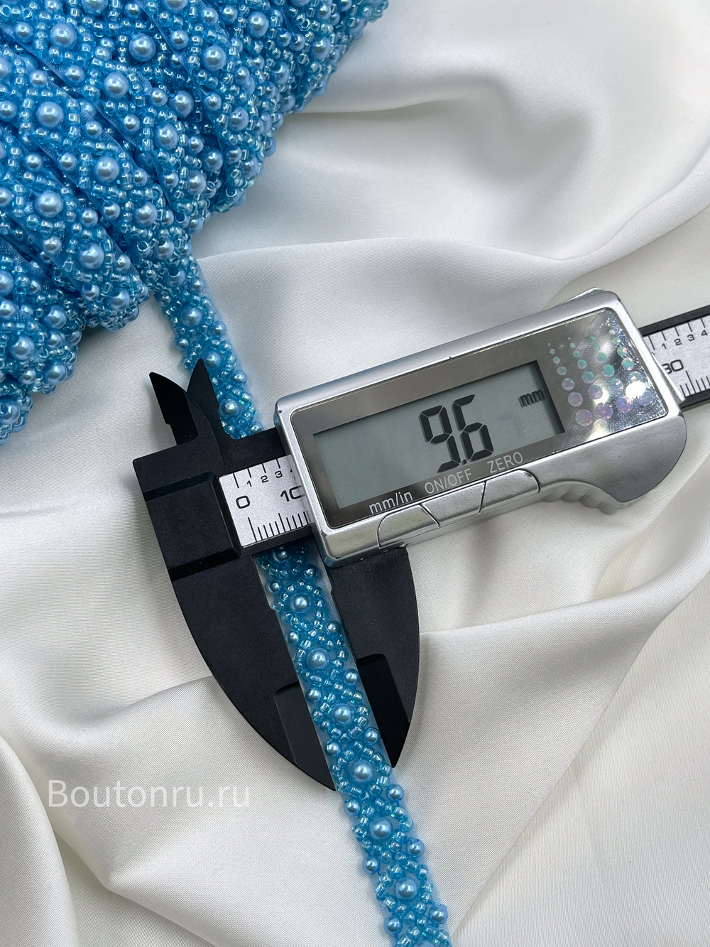 Тесьма голубая бисер 0,9 см.