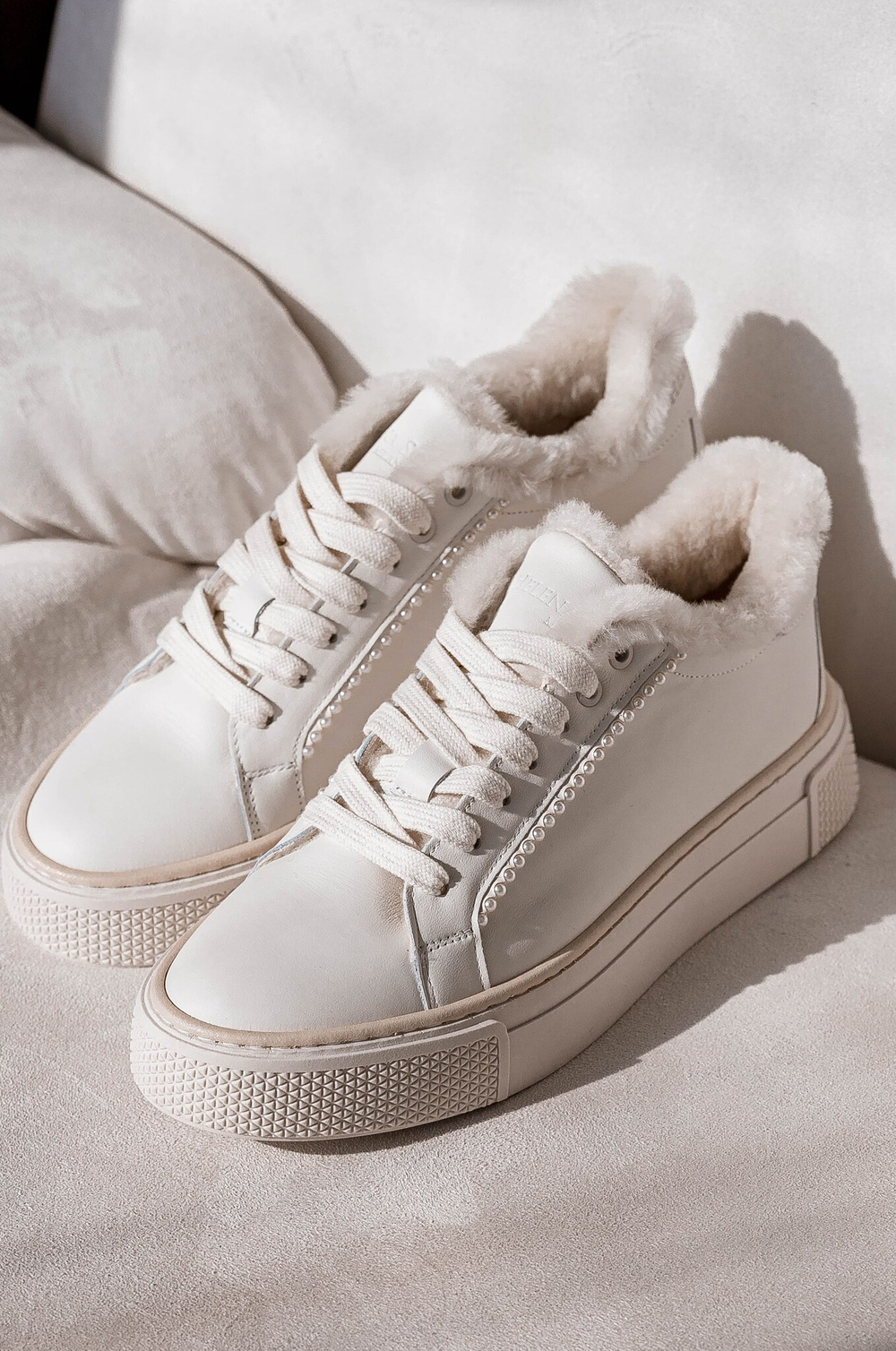 Короткие зимние кеды из натуральной кожи SIENA white