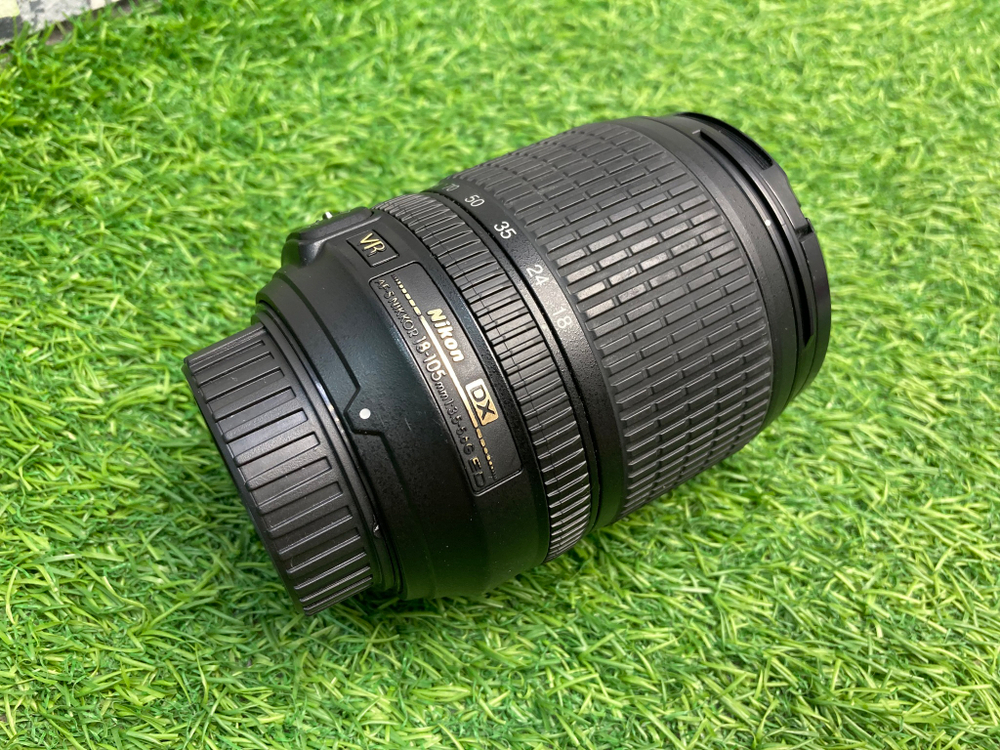 Nikon 18-105mm 3.5-5.6G AF-S ED DX VR Nikkor