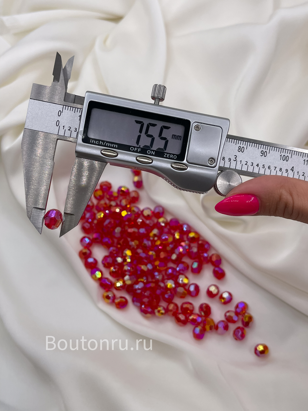 Бусины акриловые гранёные круглые красные 500 грамм (±5гр)