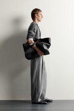 БРЮКИ RELAXED FIT СО СКЛАДКАМИ — ZARA · 8281/740