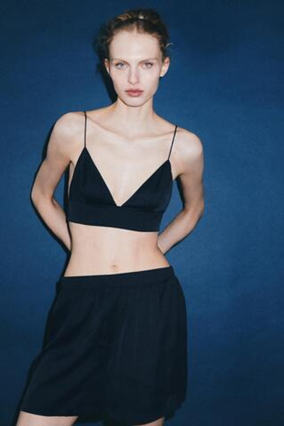ОДНОТОННЫЕ АТЛАСНЫЕ ШОРТЫ — ZARA