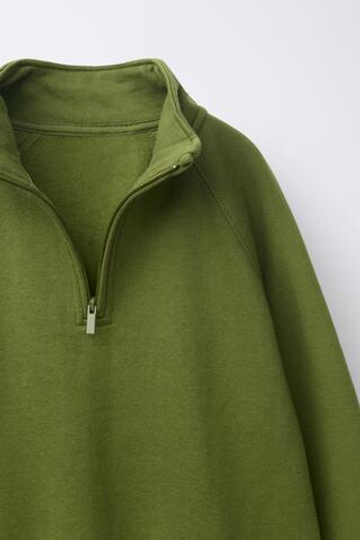 ZARA ОДНОТОННАЯ ТОЛСТОВКА С НАШИВКОЙ, ЗЕЛЕНЫЙ