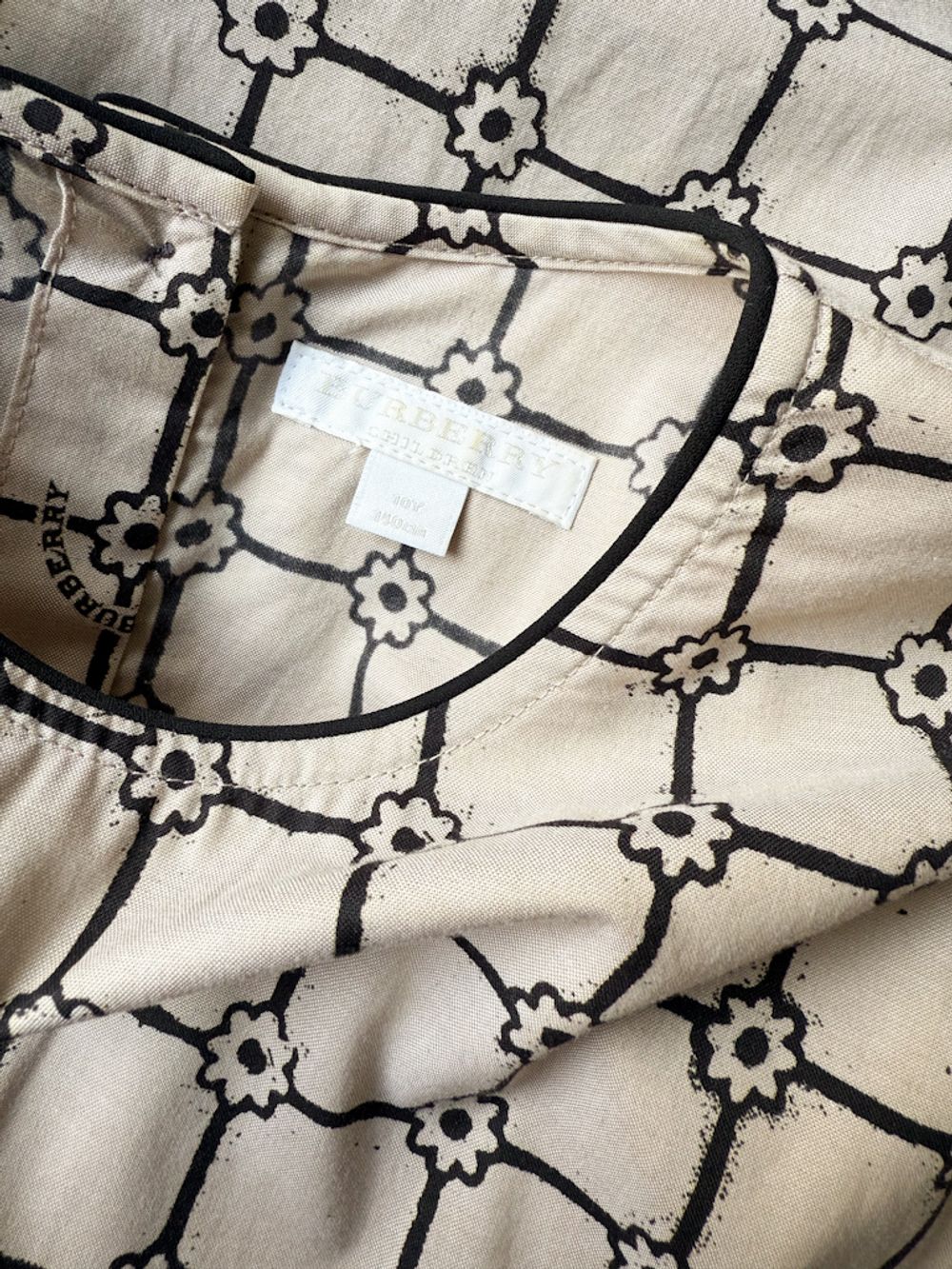 Платье Burberry, 140