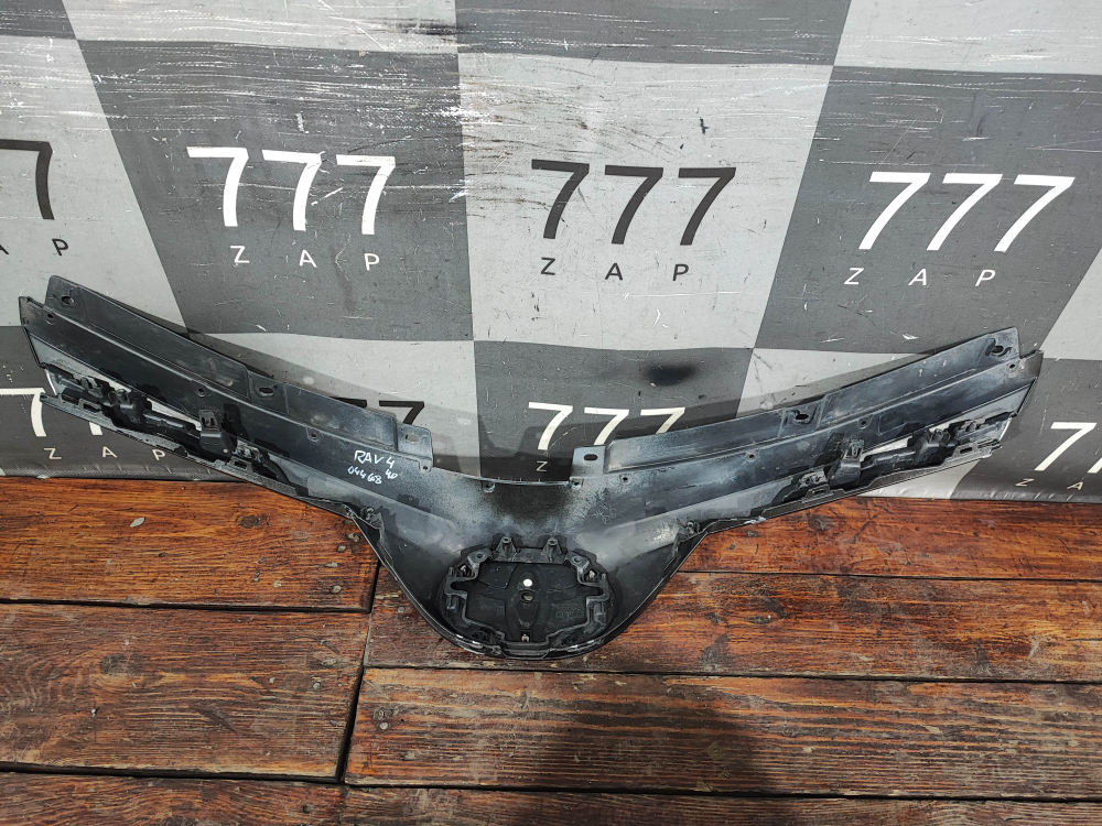 Решетка радиатора Toyota RAV4 IV (XA40) 15-19 Б/У Оригинал 5310142421