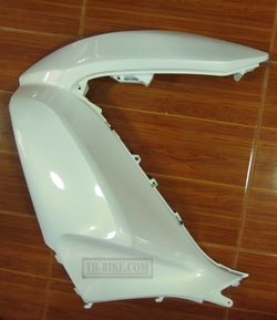 64502-KWN-902ZB. COVER, L. FR. *NHA87P*. White. Honda PCX. (NHA87P PEARL HIMALAYAS WHITE)