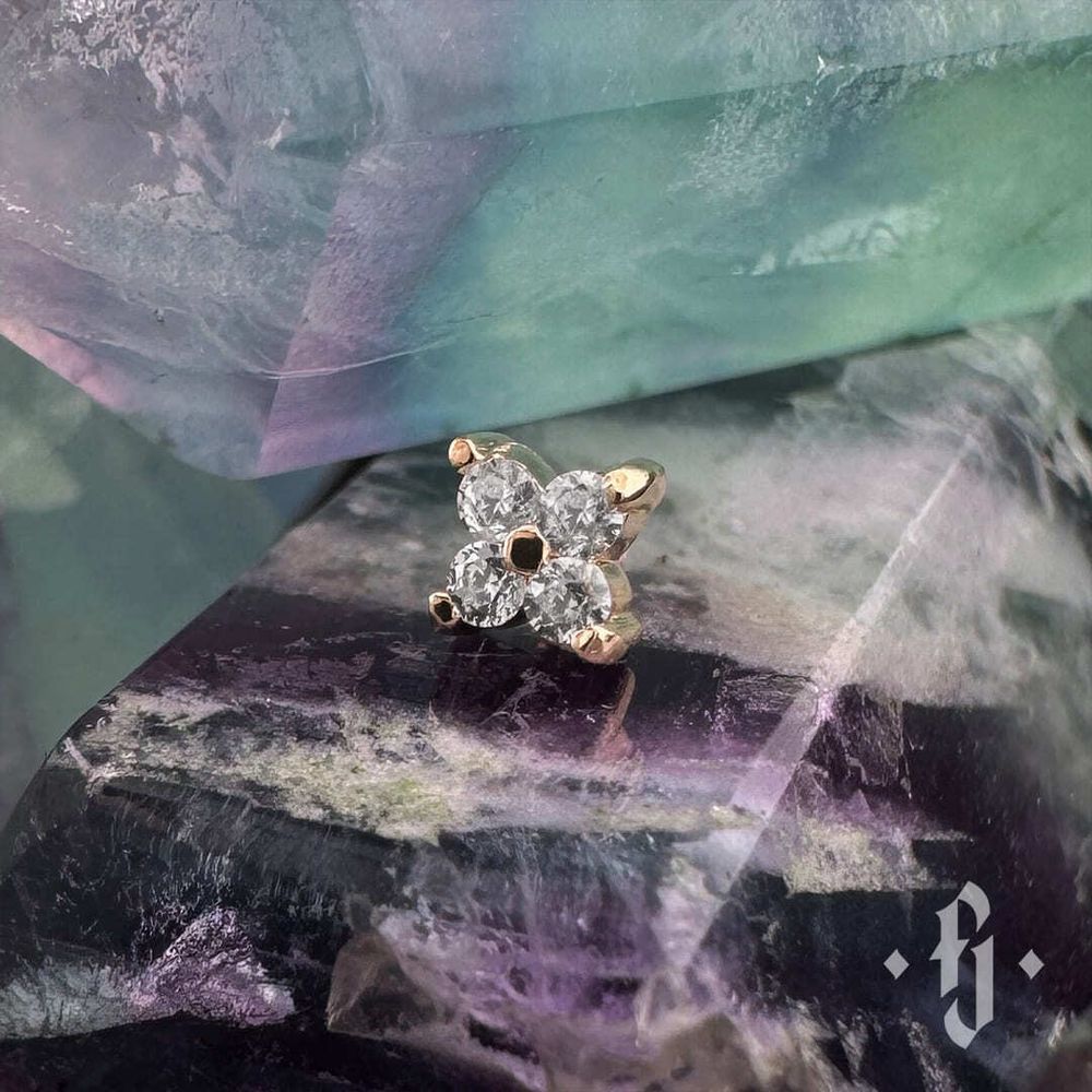 Накрутка "Quaternary" - Желтое золото - White CZ Накрутка "Quaternary" - Желтое золото - White CZ