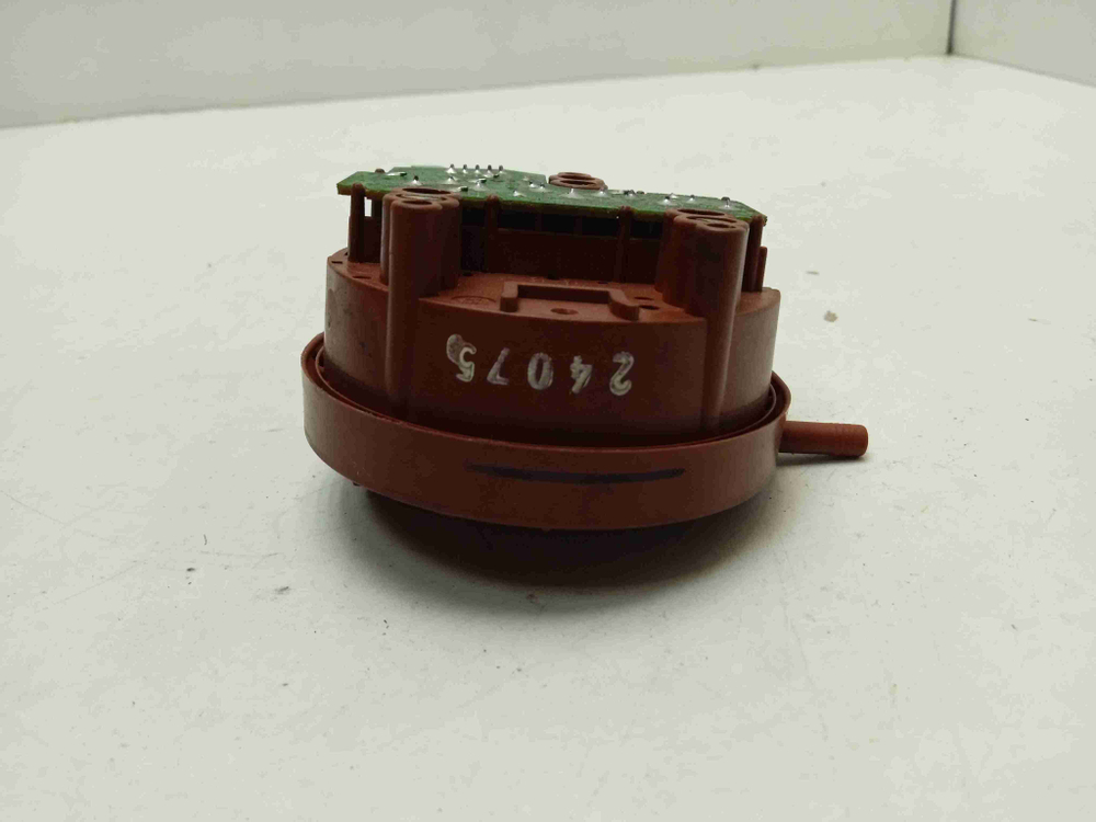 WFT2830 кт187 Датчик уровня воды для стиральной машины Bosch WFT2830 б/у