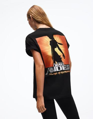 BERSHKA Футболка оверсайз с принтом Tomb Raider, черный