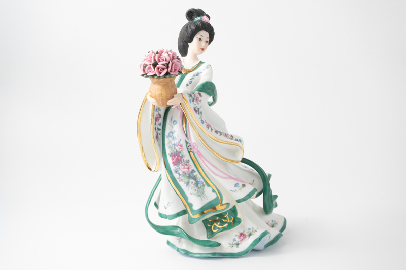 Коллекционная фарфоровая статуэтка «Принцесса роз» (The Rose Princess)